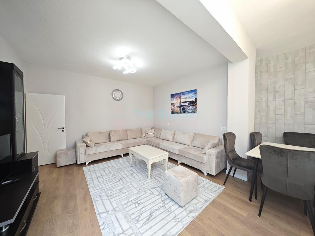 APARTAMENT 1+1 PËR SHITJE TEK SHKOLLA E KUQE