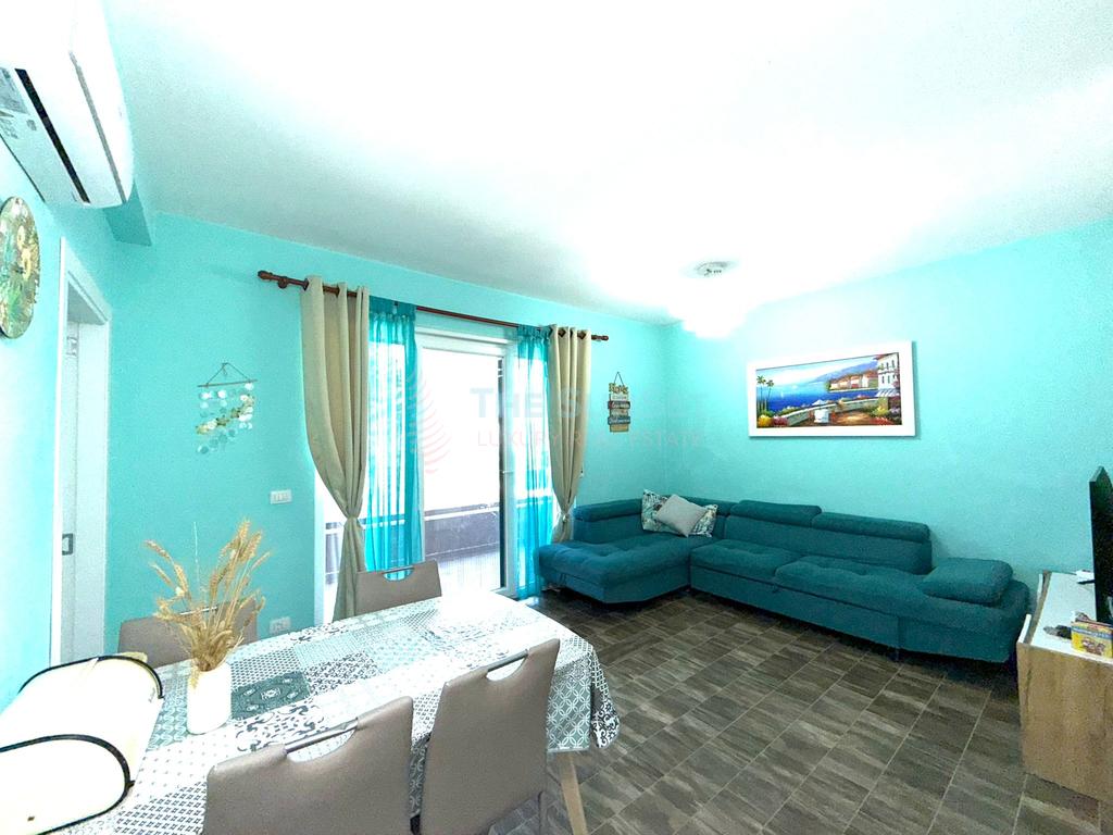 Apartament 2+1+2 për shitje në Porto Lalzi 3