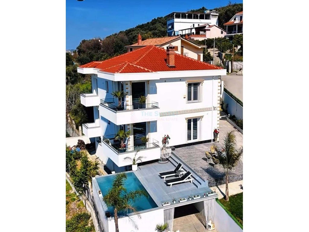 Vilë 2+1 Për Shitje në Golem, Durrës