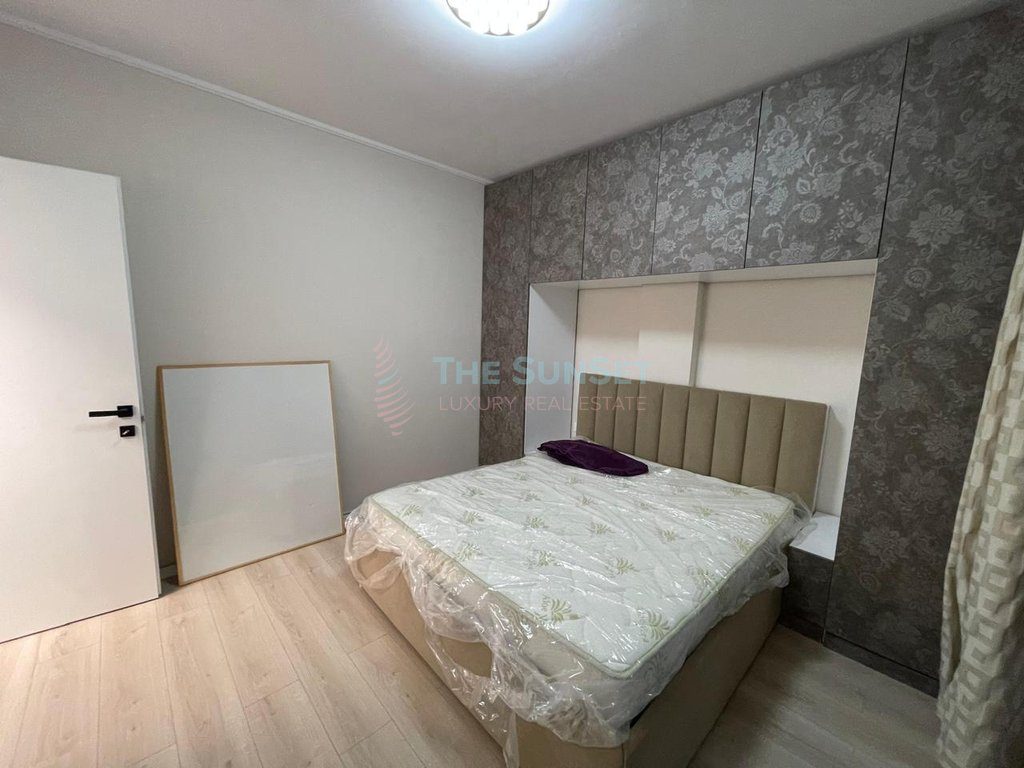 Apartament 2+1 për Qira pranë Tregut Elektrik 4