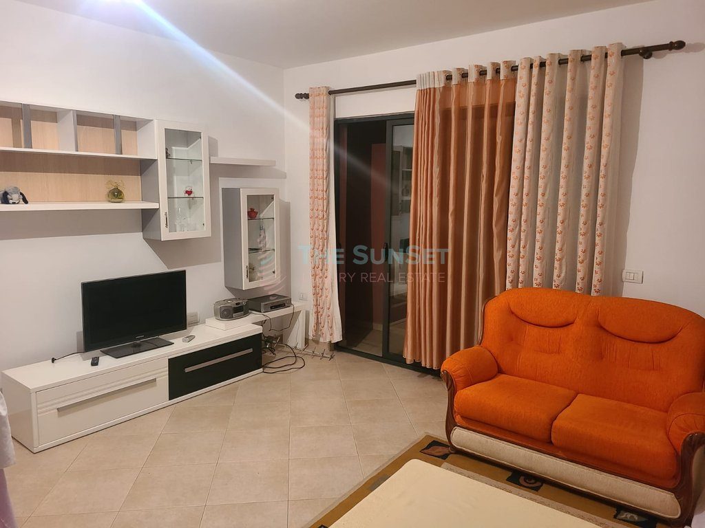 Apartament 2+1 për shitje në Bulevardin Migjeni
