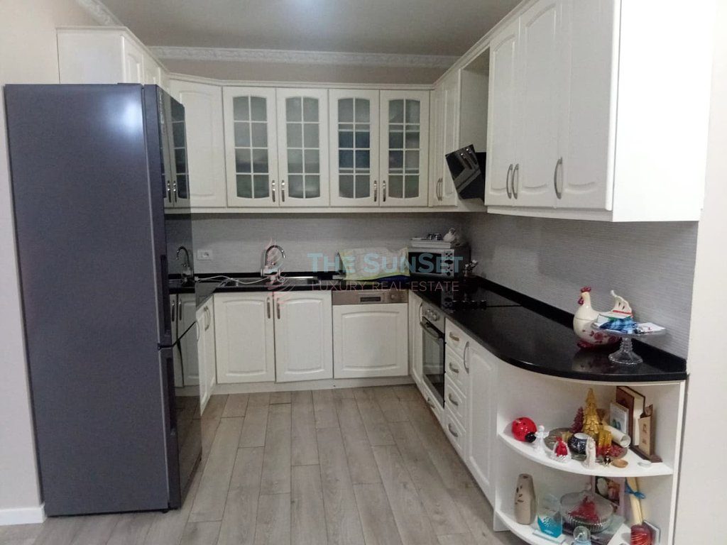 Apartament 2+1 për shitje në Rrugën e Brrakës 2