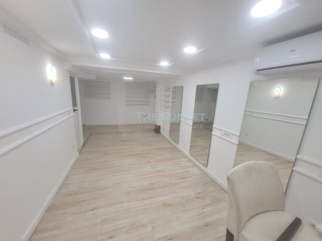 Ambjent Biznesi me Qira – Bllok, Tiranë 2