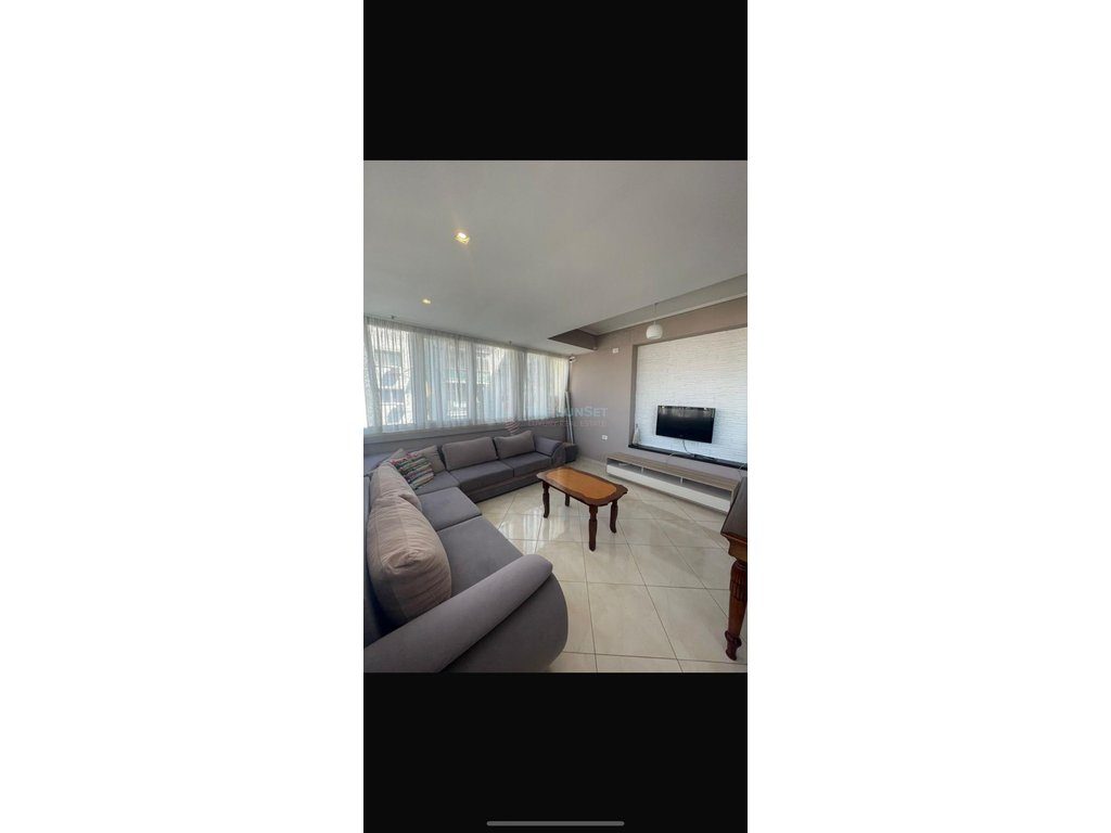 Apartament 2+1 për shitje në Ish Parku, Tiranë 2