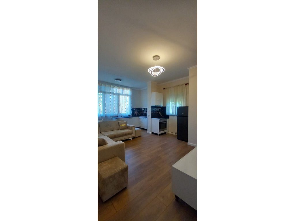 Apartament 1+1 për shitje te Pedonalja e Tiranës 4