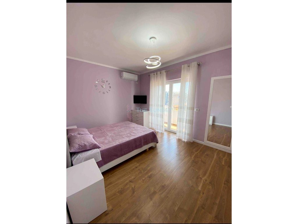 Apartament 1+1 për shitje në Rrugën Ali Demi 3