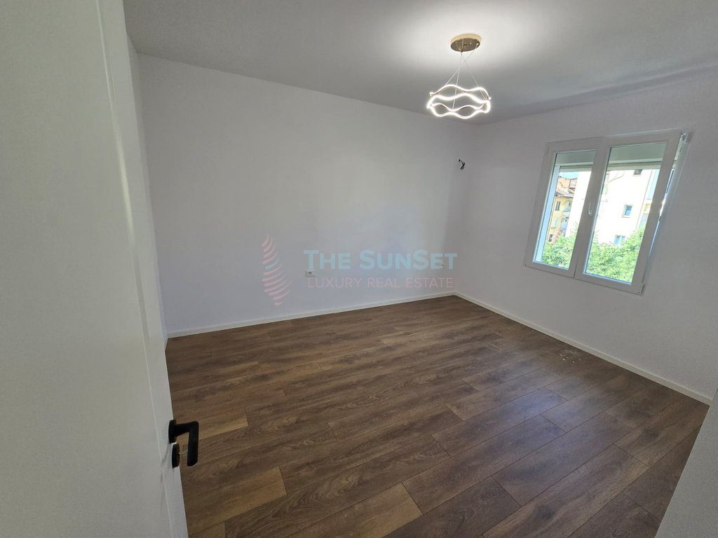 Apartament 3+1 për shitje në Rrugën Myslym Shyri 4
