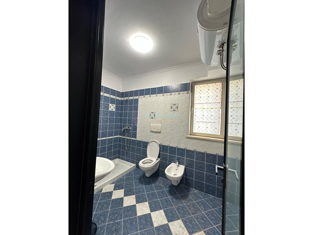 Apartament 2+1+2 për Shitje në Liqenin e Tiranës, Pranë Shkollës “Petro Nini Luarasi” 3