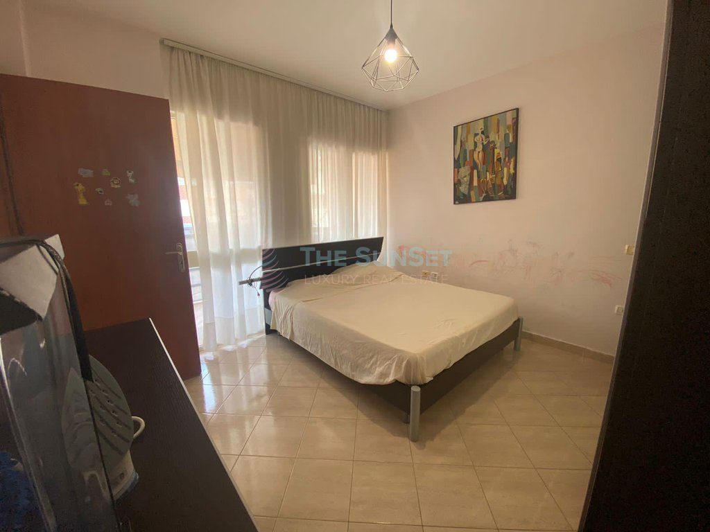 Apartament 1+1 për shitje te Pedonalja e Tiranës 2
