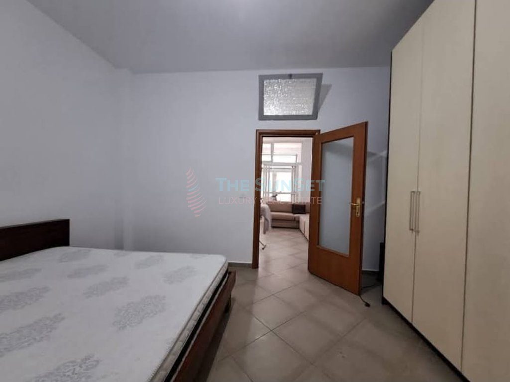 Apartament 2+1 për shitje në zonën e 5 Majit 4