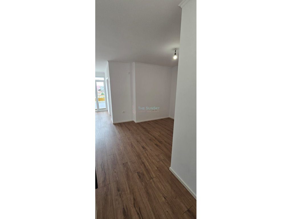Apartament 2+1 për Shitje, Kompeksi "Aura", Tiranë! 4