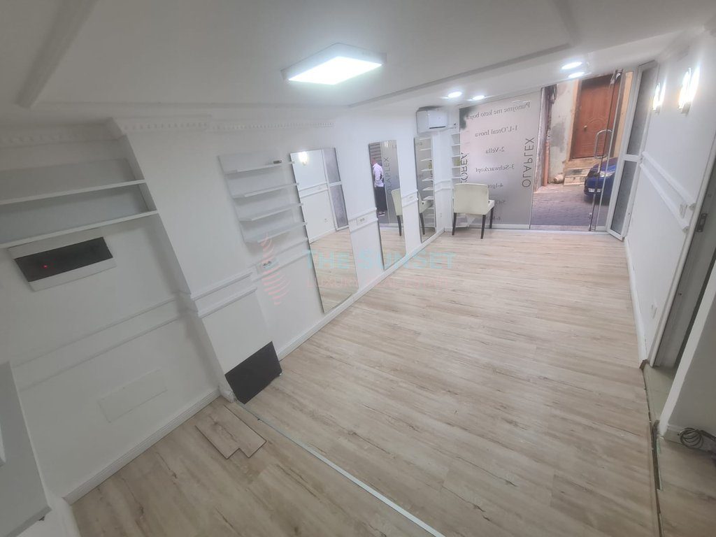 Ambjent Biznesi me Qira – Bllok, Tiranë 4