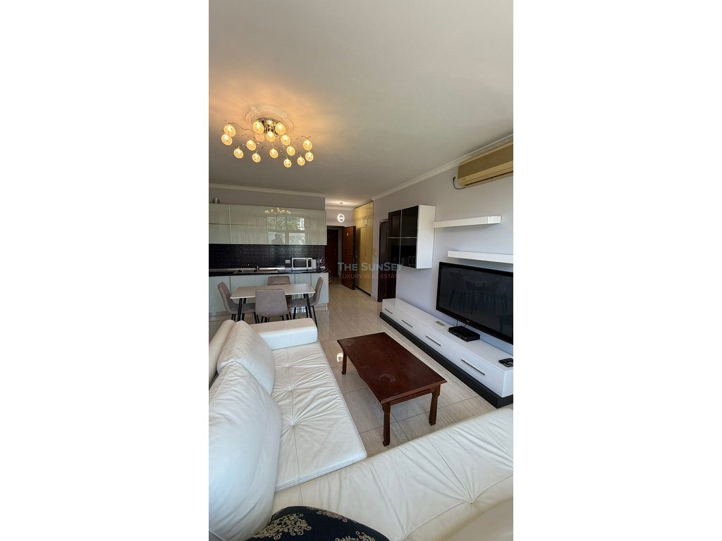 Apartament 1+1 për shitje në zonën e Shkëmbit të Kavajës
