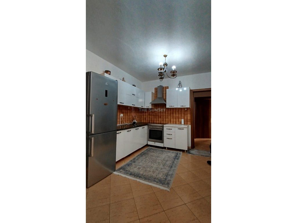 Apartament 3+1 për shitje tek Stadiumi Dinamo ! 2