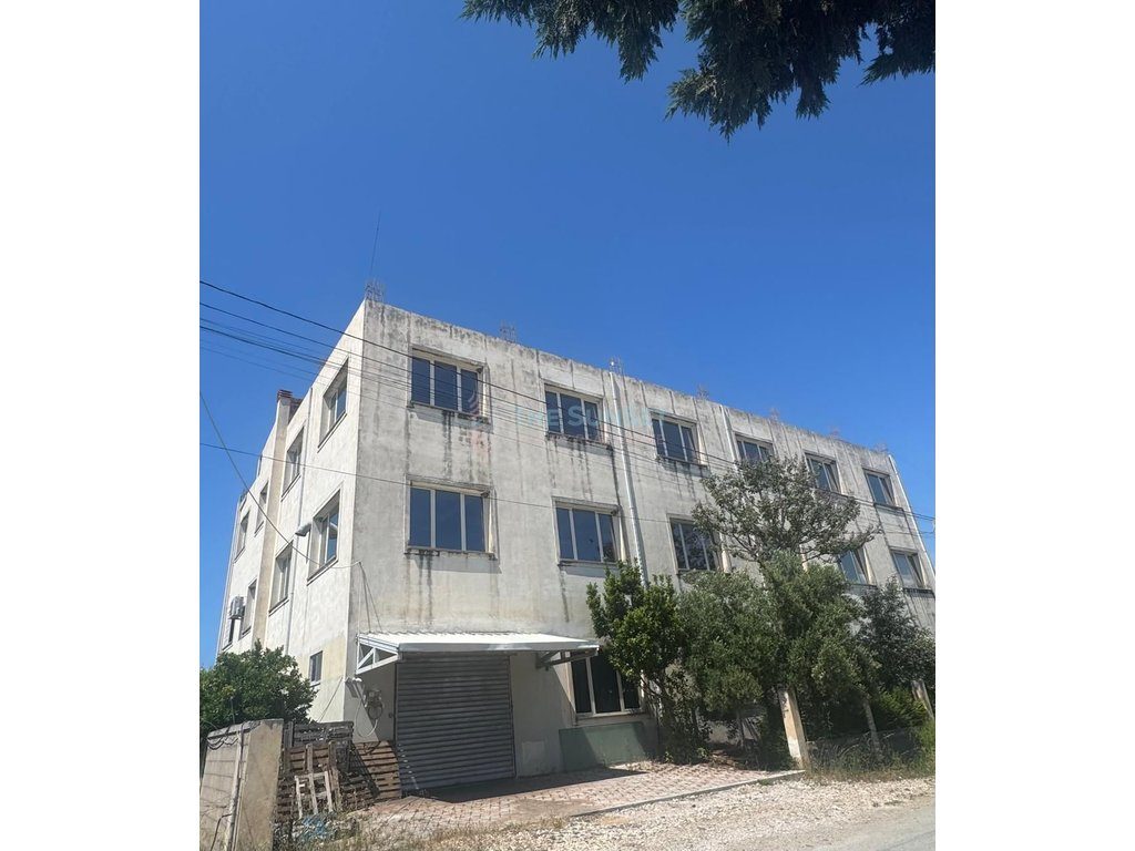 NDËRTESË BIZNESI PER SHITJE 3-KATËSHE ME PROJEKT TEKNIK PËR 4 KATE – SHËN AVLASH, DURRËS 2