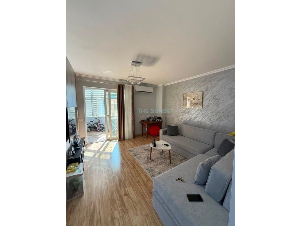 Apartament 2+1 për qira në zonën e 9 Katësheve