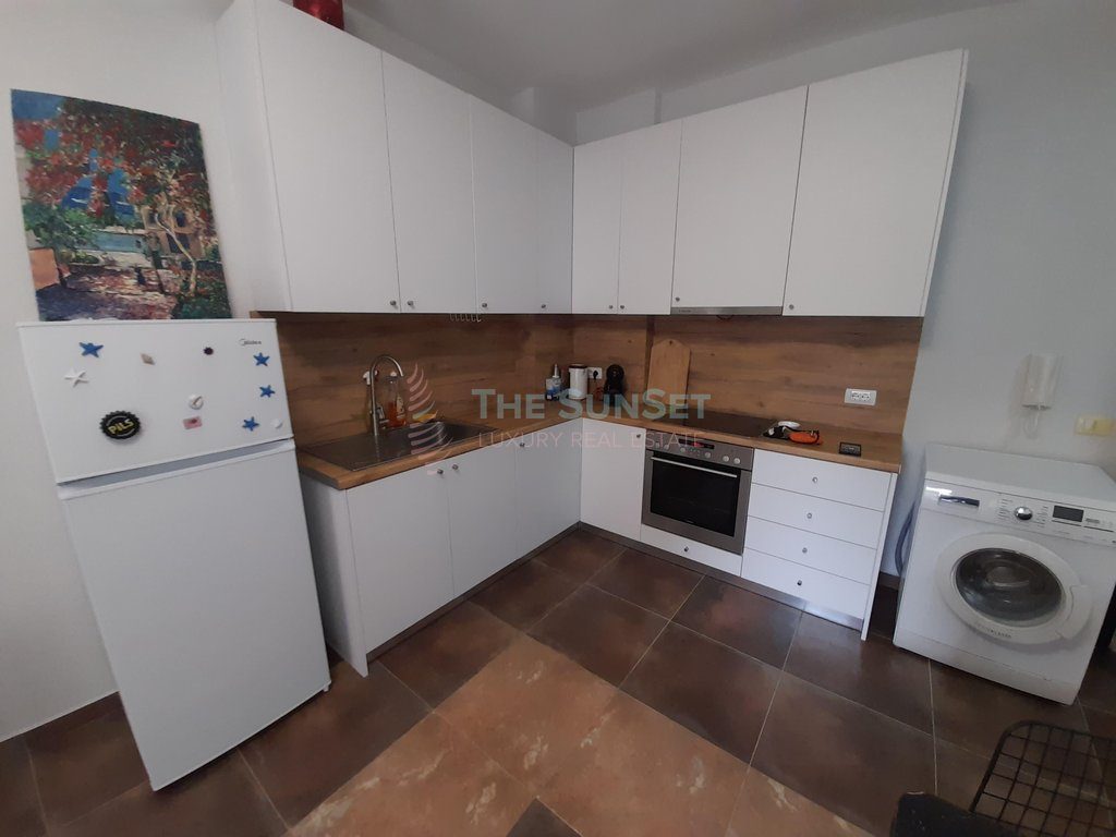 Apartament 1+1 për shitje në zonën e Shkëmbit të Kavajës 3