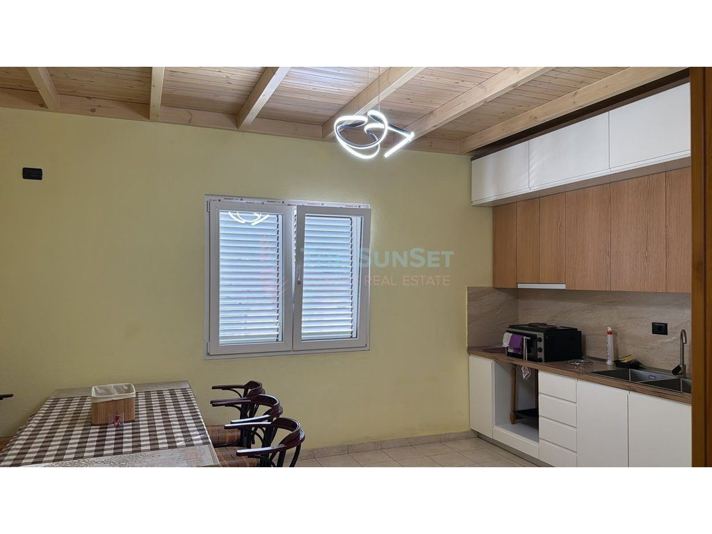 Apartament 4+1 për qira te Vilat Amerikane