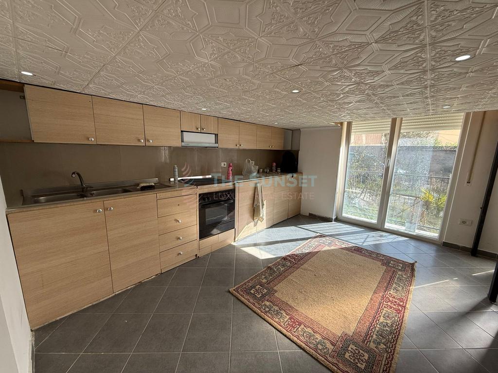 Apartament 1+1 për Shitje - Pranë Tregut Elektrik 3
