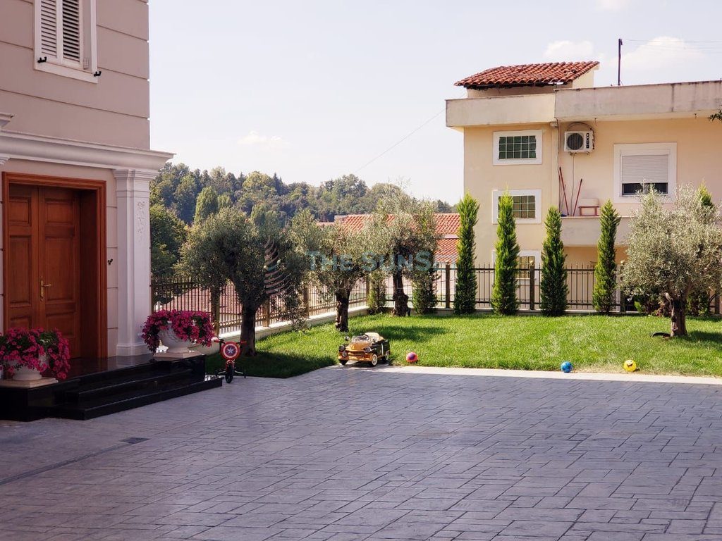 Penthouse për Qira pranë "Sofres së Ariut"