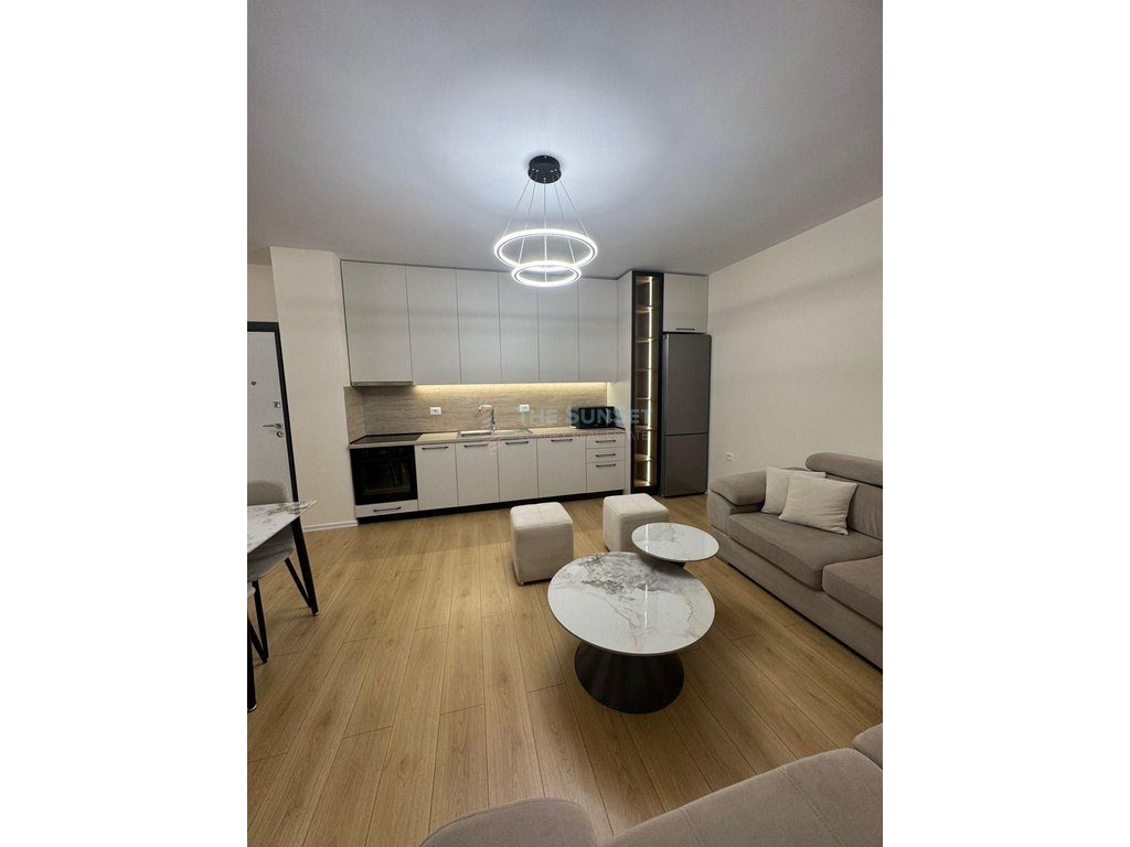 Apartament 2+1+2 me parkim për qira – përballë Maternitetit të Ri, Tiranë 3