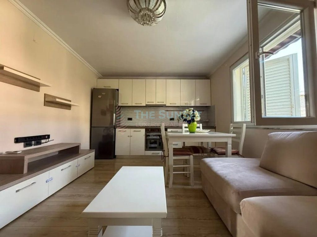Apartament 2+1 për shitje në zonën e Oxhakut