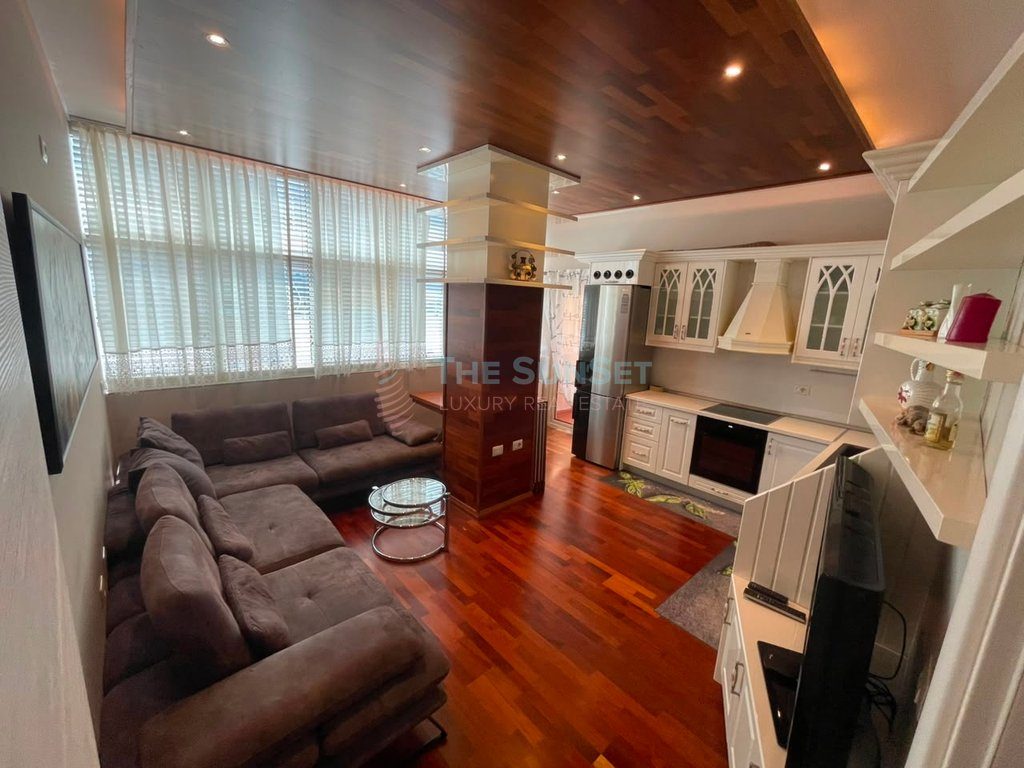 Apartament 1+1 me qira pranë Pazarit të Ri