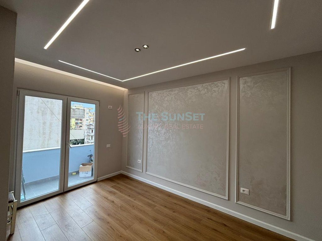 Apartament 2+1+2 për shitje në zonën e Astirit 2