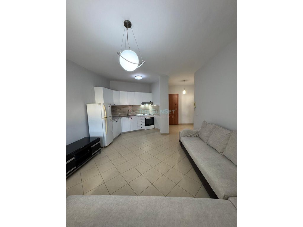 Apartament 1+1 për qira në Rrugën "Jordan Misja" 2