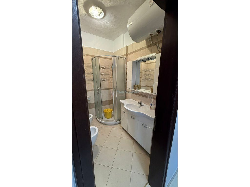 Apartament 1+1 për shitje në zonën e Shkëmbit të Kavajës 4