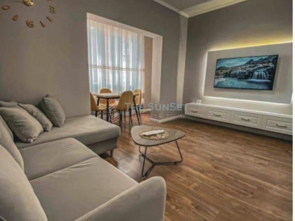 Apartament 1+1 për shitje në Rrugën Ali Demi 2