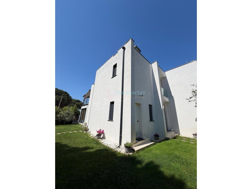 Vilë individuale për qira në Vala Mar, Durrës