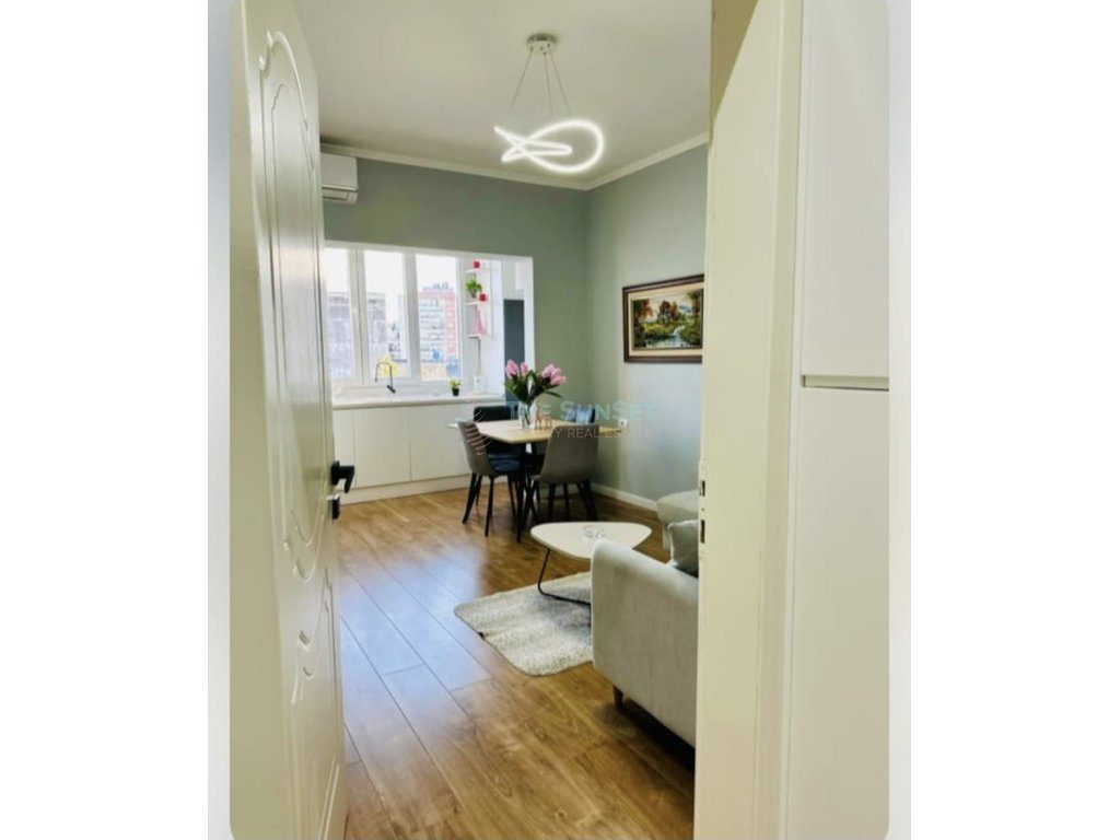 Apartament 1+1 për shitje në Rrugën Ali Demi 4