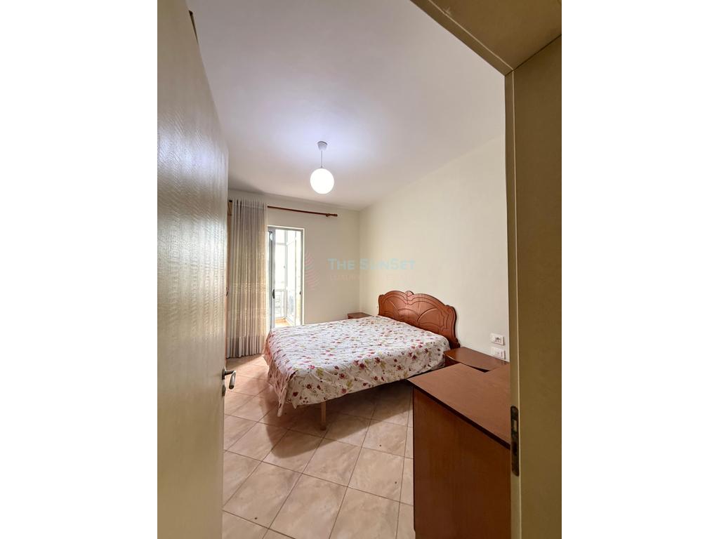 Apartament 1+1 për shitje në Rrugën Ali Demi 4