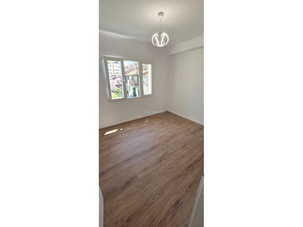 Apartament per shitje ne Kompleksin GUÇE -Zona 21 Dhjetori 4