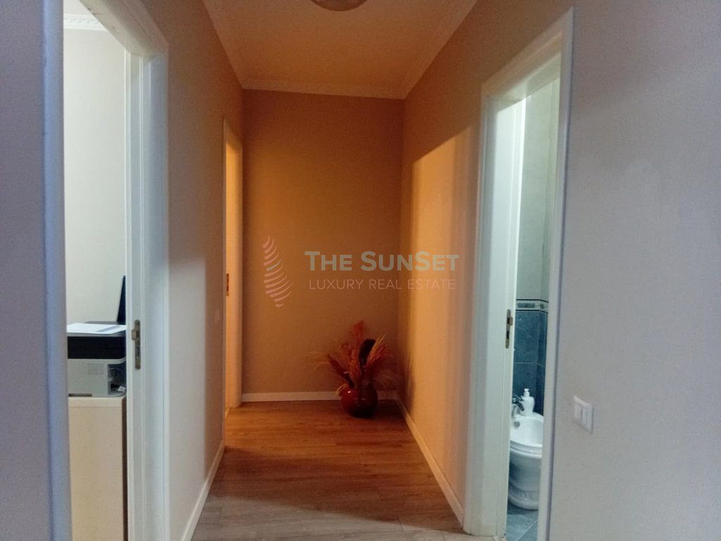 Apartament 2+1 për shitje në Rrugën e Brrakës 4