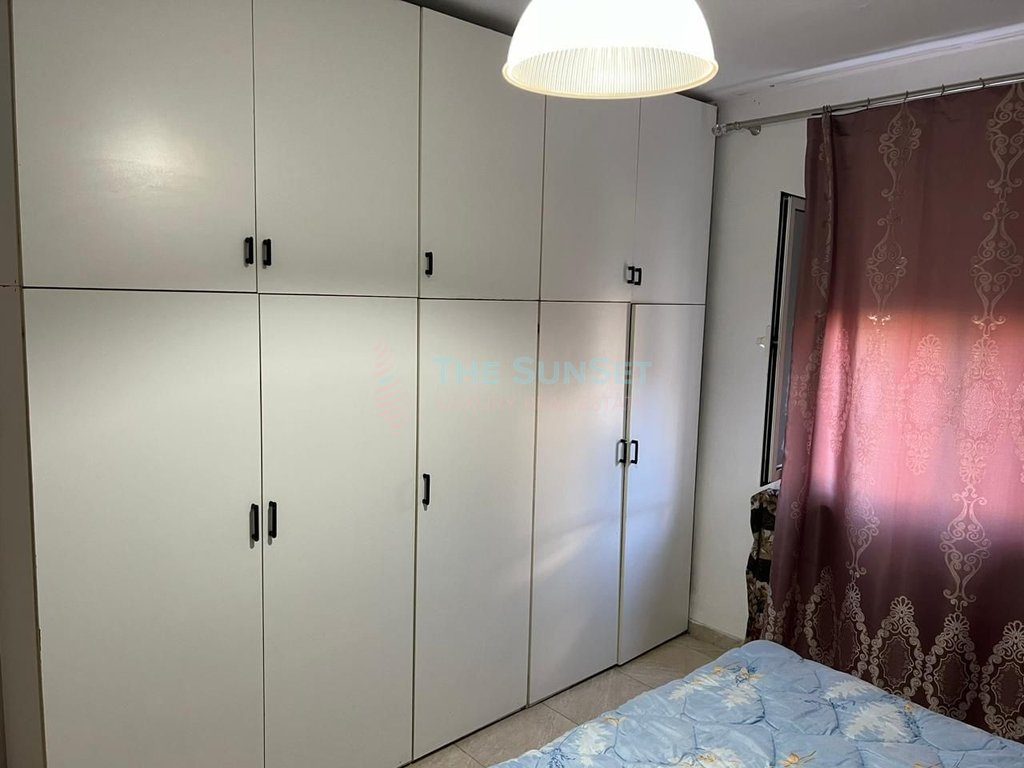 SHITEN DY APARTAMENTE TEK ISH-TREGU ELEKTRIK!