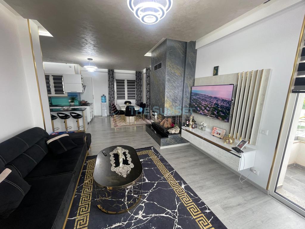 Vilë 3-Katshe Luxury për shitje me Pamje nga Deti në Golem 2