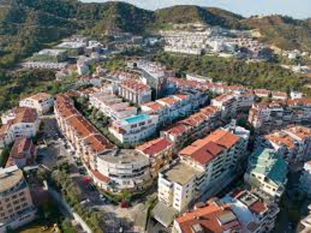 Apartament 1+1 për shitje te Kodra e Diellit 2 3