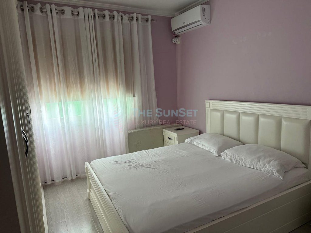 Apartament 2+1 për qira në Komunën e Parisit 2