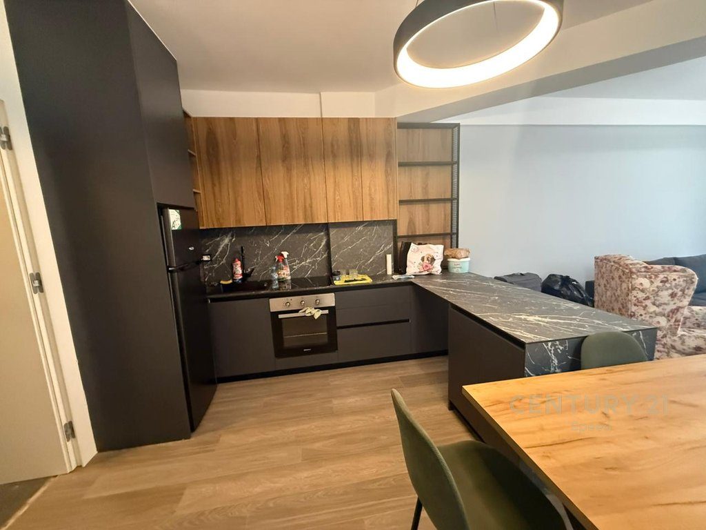 Jepet me qira apartament 1+1 në zonën e Astirit!