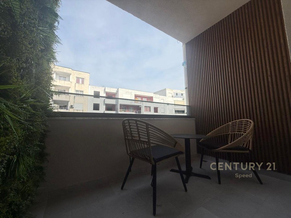 Në Unazën e Re ofrohet për shitje një apartament modern 2+1+2! 3