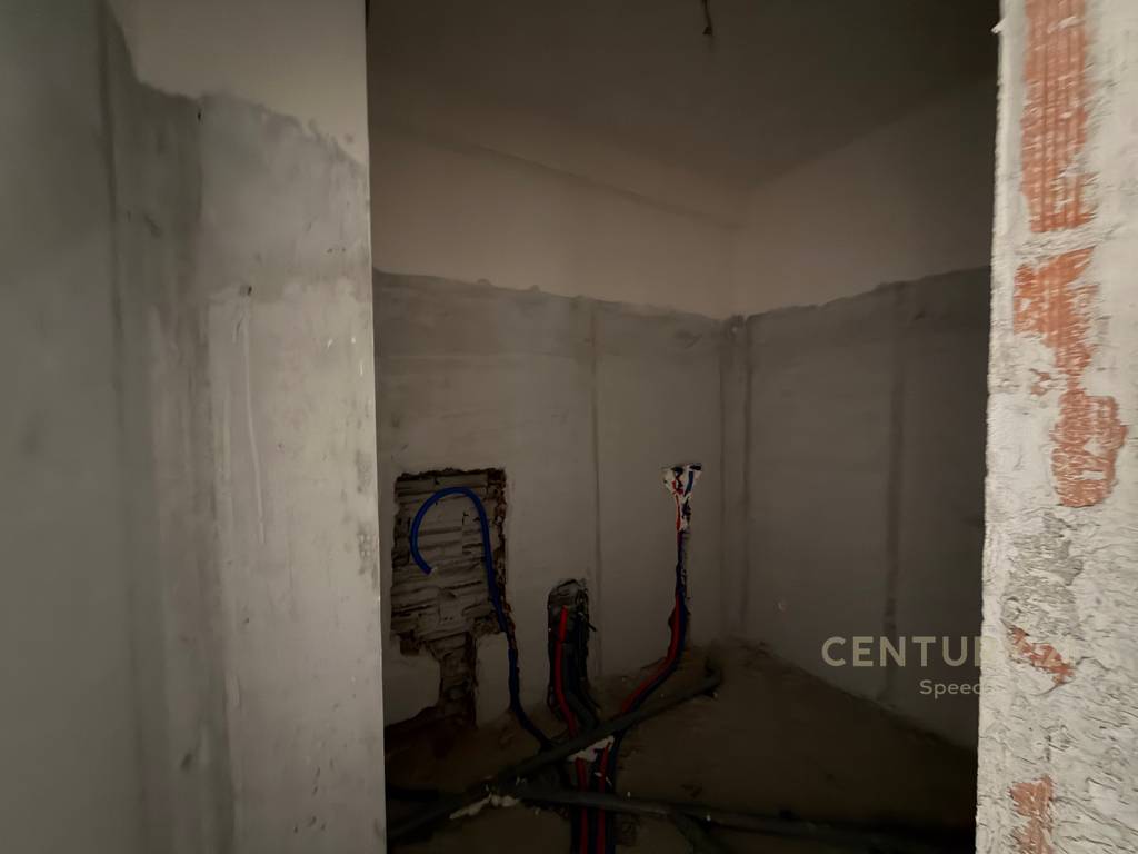 Shesim apartament 2+1+2 ne Paskuqan prane Bulevardit te Ri! 3