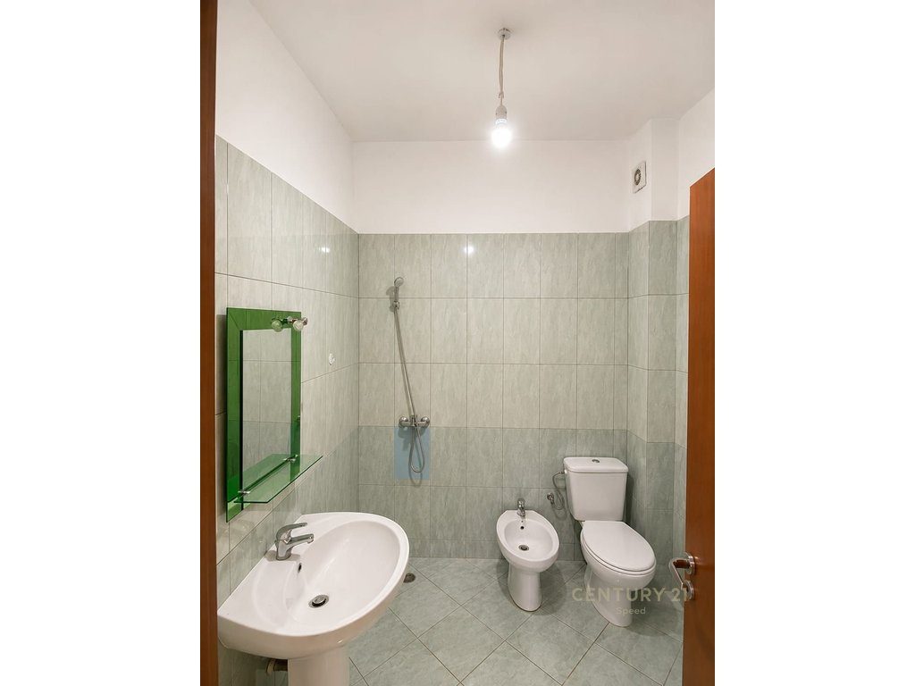 Jepet me qira apartament 1+1 në Astir! 3