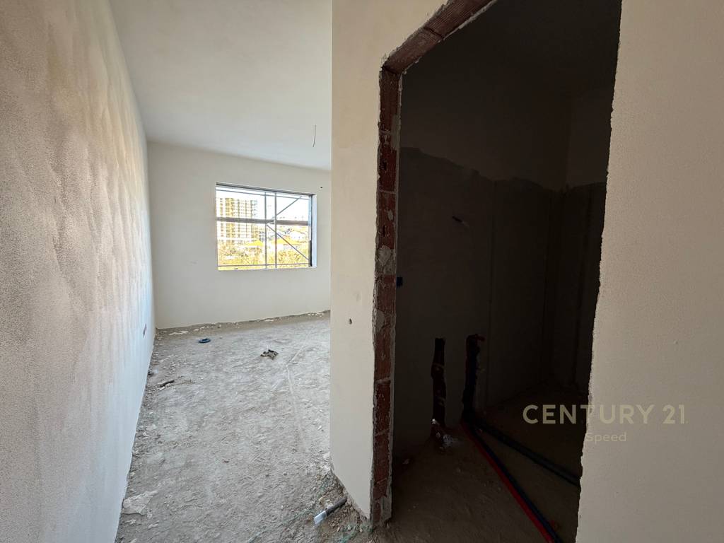 Apartament 3+1+2 ne Paskuqan, ne fund te Bulevardit te Ri! 2