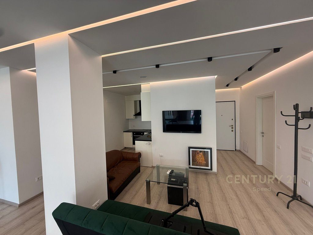 SHESIM APARTAMENT TE PERSHTATUR NE ZYRE NE ZONEN E ISH BLLOKUT 2