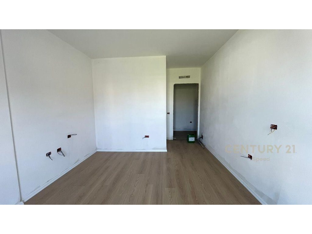Shitet apartament 2+1 në zonën e Paskuqanit! 2