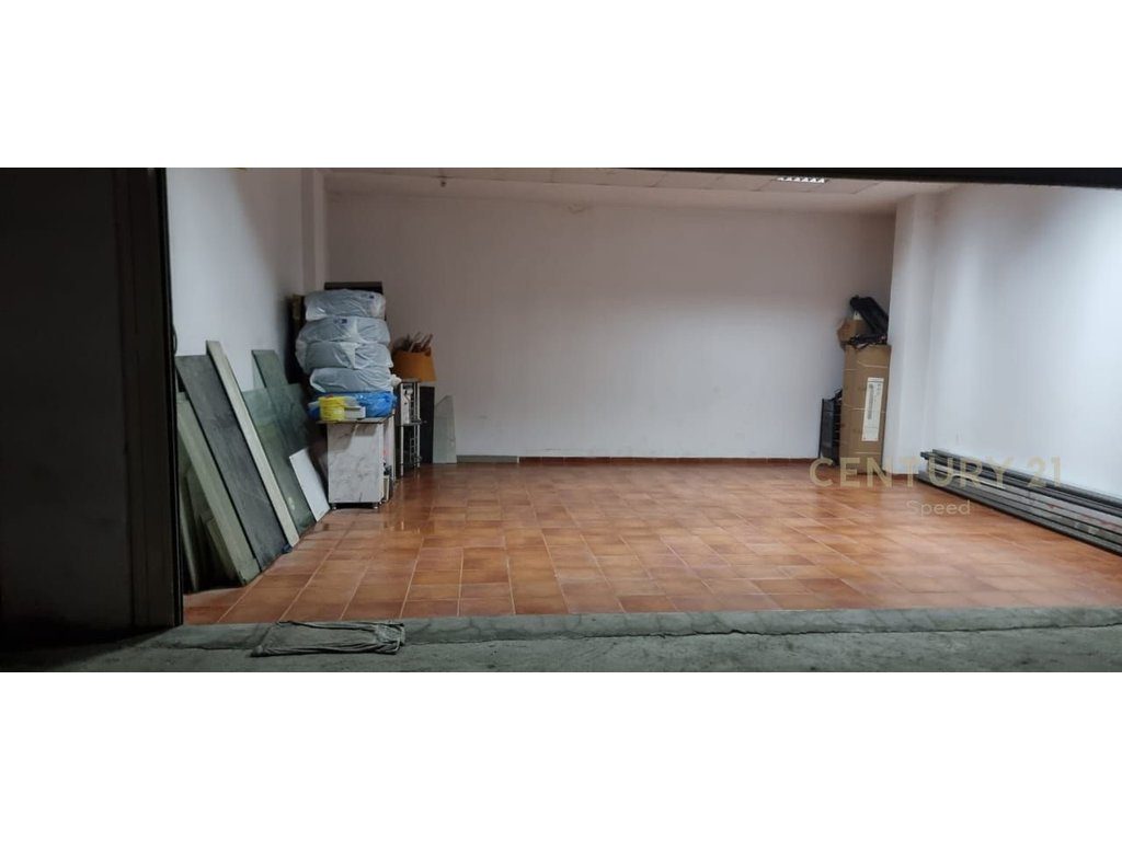 Shesim 2 poste parkimi në Rrugën e Dibrës tek Komleksi Halili!!