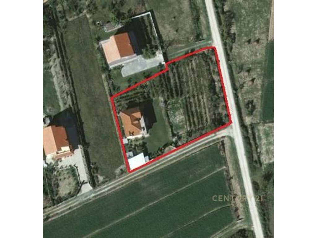 Shitet Vilë 2-Katëshe + Truall pranë Aeroportit "Nënë Tereza"!!
