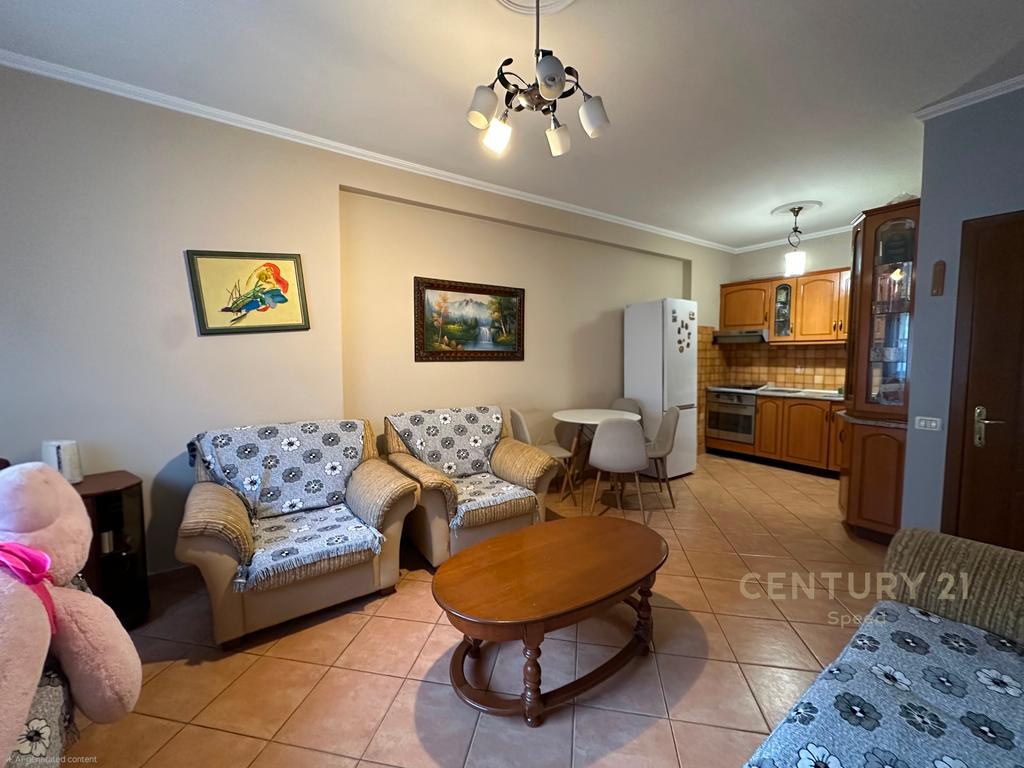 JEPET ME QIRA APARTAMENT 2+1 PRANË SHKOLLËS SË BASHKUAR 2
